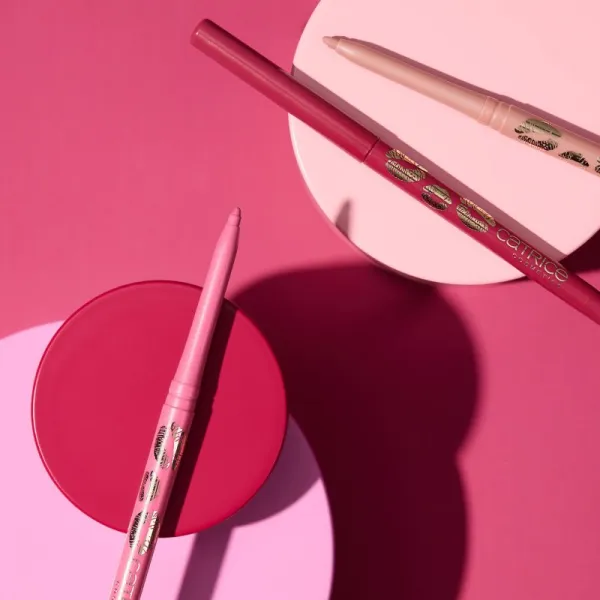 Catrice KISS & GLOW krémová ceruzka na pery so zväčšujúcim efektom odtieň C01 Kiss Bomb 0.35 g