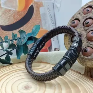 Hnedý kožený náramok LOVE