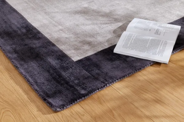 Koberec Blade Border Charcoal strieborný