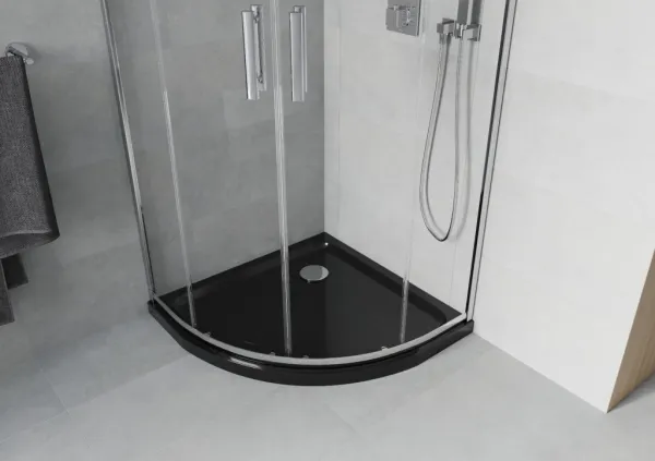 MEXEN/S - Rio štvrťkruhový sprchovací kút 90 x 90, transparent, chróm + vanička so sifónom Flat, čierny 863-090-090-01-00-4170