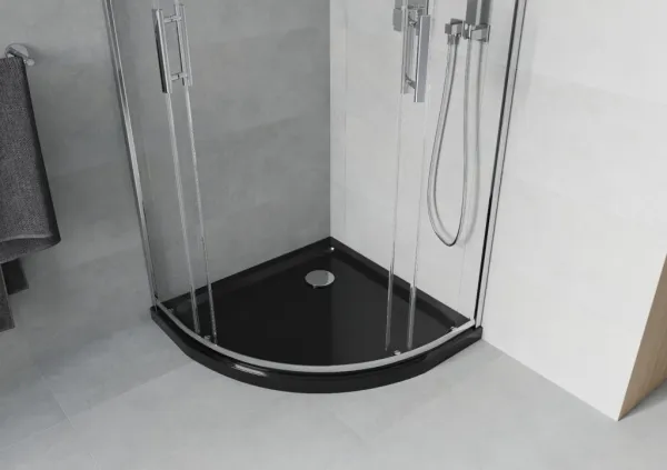 MEXEN/S - Rio štvrťkruhový sprchovací kút 90 x 90, transparent, chróm + vanička so sifónom Flat, čierny 863-090-090-01-00-4170