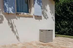 WOODYS záhradný plastový úložný box 90 L, svetlo šedá