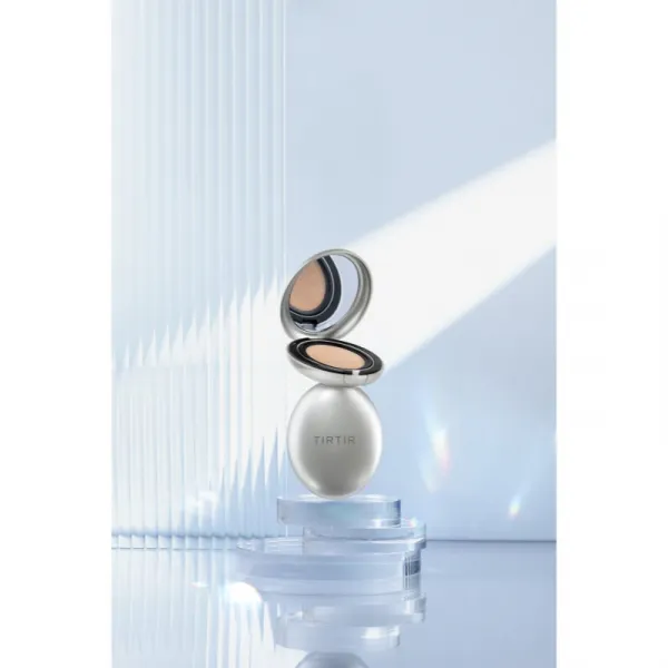 TIRTIR Mask Fit Aura Cushion hydratačný make-up v hubke pre rozjasnenie pleti odtieň 33C Hazel 18 g