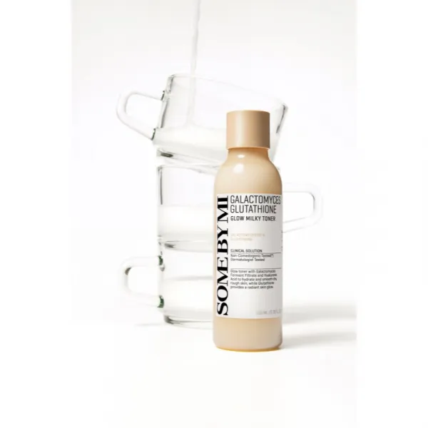 Some By Mi Galactomyces Glutathione Glow Milky Toner zjemňujúce a hydratačné tonikum pre rozjasnenie pleti 200 ml