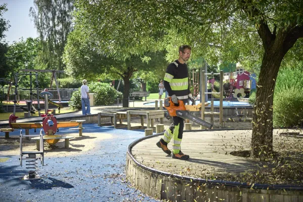 Fúkač lístia Husqvarna 530iB bez akumulátora a nabíjačky