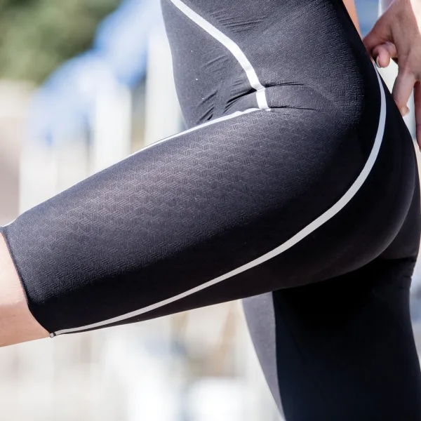 Dámske plavky na sút'aže finis rival open back kneeskin black 28