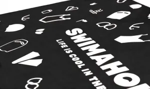 Swimaholic swimming world microfibre towel čierna