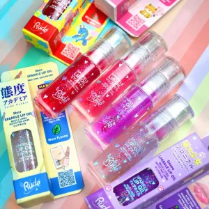 Rude Cosmetics Manga Collection Sparkle Lip Oil tónovací olej na pery s hydratačným účinkom odtieň Strawberry 4 g