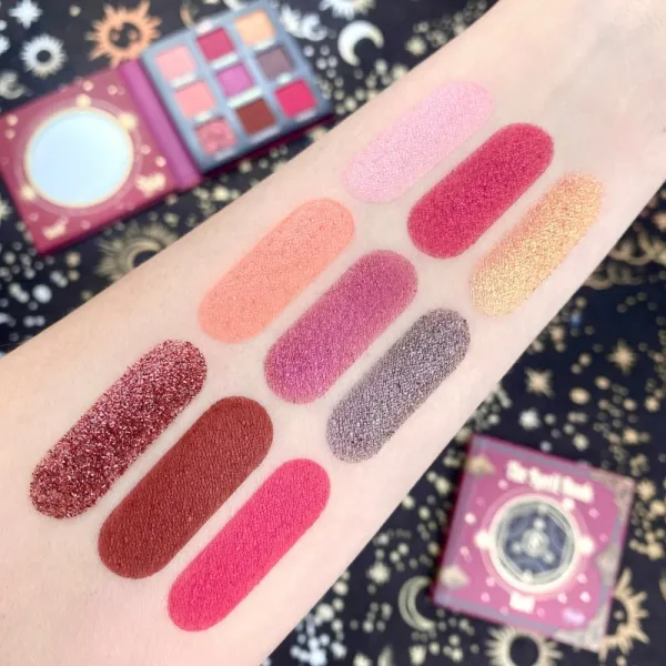 Rude Cosmetics The Spell Book paletka očných tieňov odtieň Lust 10.8 g