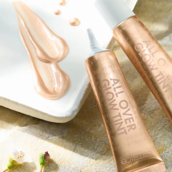 Catrice All Over Glow Tint multifunkčné líčidlo na oči, pery a tvár odtieň 030 · Sun Dip 15 ml