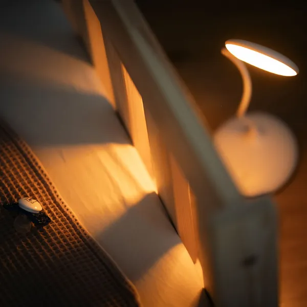 LED Lampička na čítanie bez modrej zložky Farba: Čierna
