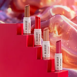 essence Glossy Glaze rúž s vysokým leskom odtieň 02 On Cloud Nude 1.9 g