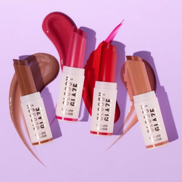 essence Glossy Glaze rúž s vysokým leskom odtieň 01 Livin La Vida Mocha 1.9 g