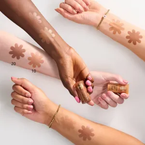 essence baby got bronze rozjasňujúci bronzer s trblietkami odtieň 20 Holiday Glow 5.5 g