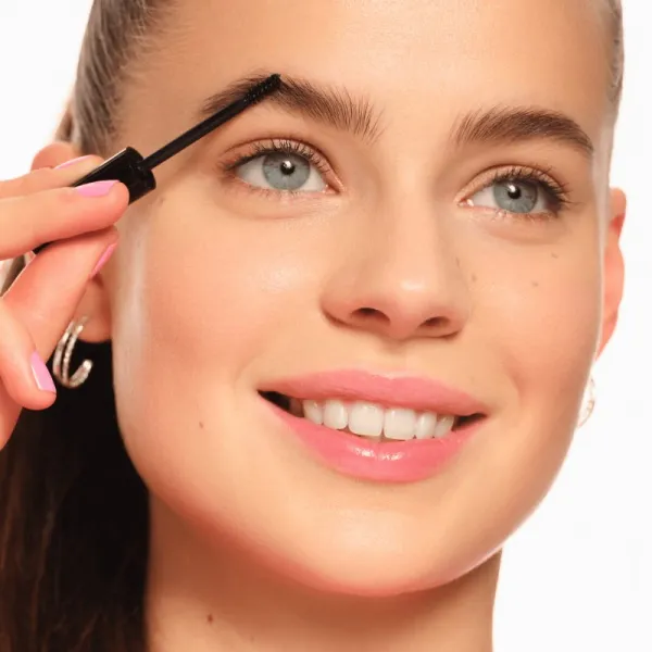 essence Make Me Brow gél na obočie odtieň 08 Black Brows 3.8 ml
