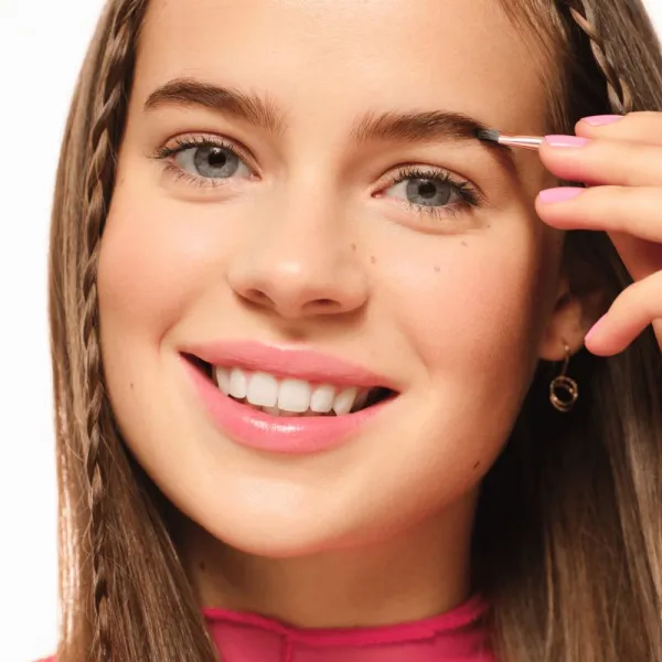 essence Brow Powder Duo sada na obočie odtieň 03 Dark 1.8 g