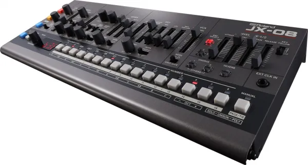 Roland JX-08 Syntetizátor