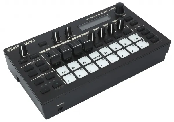 Roland MC-101