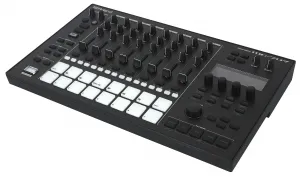 Roland MC-707 Groovebox