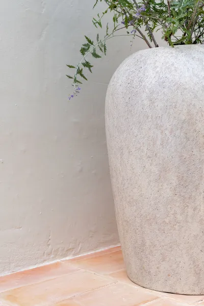 Kvetináč Lena, béžový travertín, viac veľkostí - Pottery Pots Velikost: M - ⌀ 53, v. 68 cm