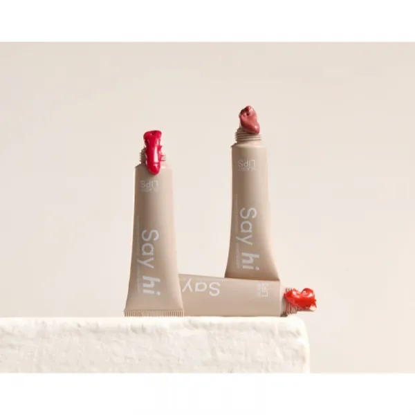 Say Hi Glassy Lips tónovací balzam na pery s peptidmi odtieň Coral 10 ml