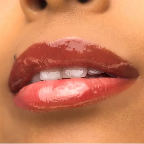 theBalm Plump Your Pucker Lip Gloss lesk na pery pre väčší objem odtieň Wild West 2.7 ml