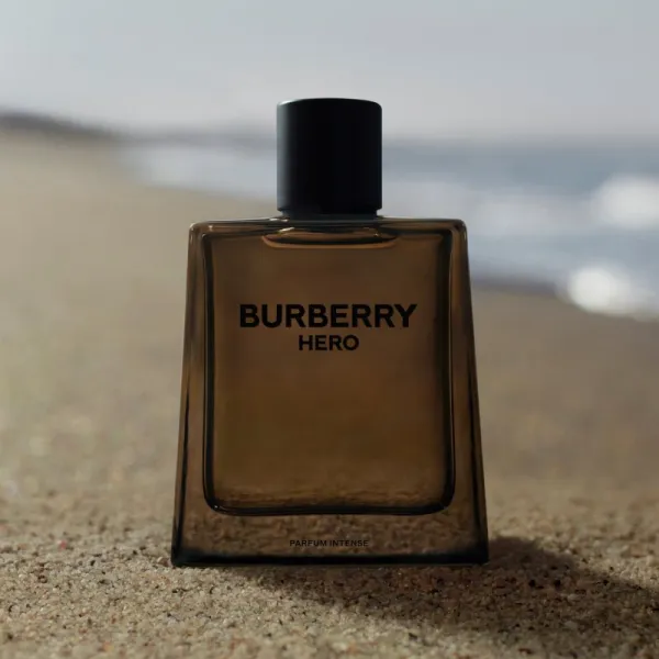 Burberry Hero Parfum Intense parfém pre mužov 50 ml