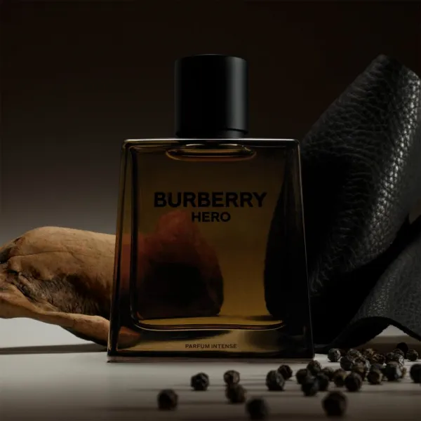 Burberry Hero Parfum Intense parfém pre mužov 50 ml