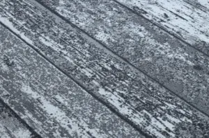 Protišmykový koberec WOOD drevo, dosky - sivý