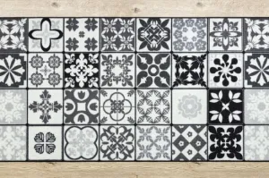 Protišmykový behúň AZULEJO PATCHWORK lisabonský obklad - sivý / čierny