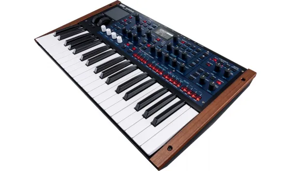 Korg Multi/Poly Syntetizátor