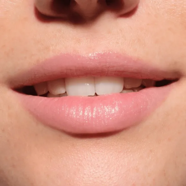 Catrice Holiday Lips tónovací balzam na pery SPF 25 odtieň 040 Tropic Feels 3.5 g