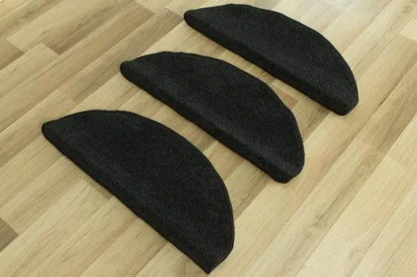 Nášľap na schody Dynasty 78 čierny