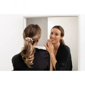 Notino Silk Collection Large scrunchie hodvábna gumička do vlasov Cream 1 ks