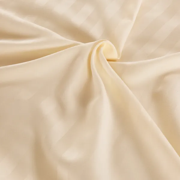 Hotelové obliečky z mikrovlákna JASMINE šampanské - prúžok 2 cm Rozmer obliečok: 70 x 90 cm | 140 x 220 cm