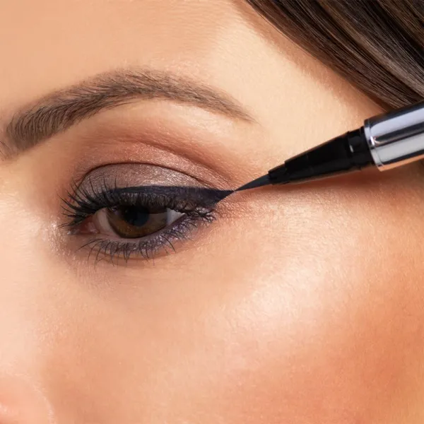 ARTDECO High Precision tekuté linky na oči 240.01 Black 4 g
