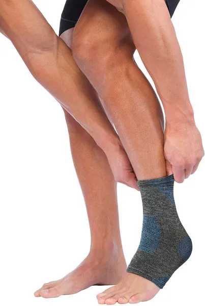Mueller 4-Way Stretch Premium Knit Ankle Support Veľkosť: S/M