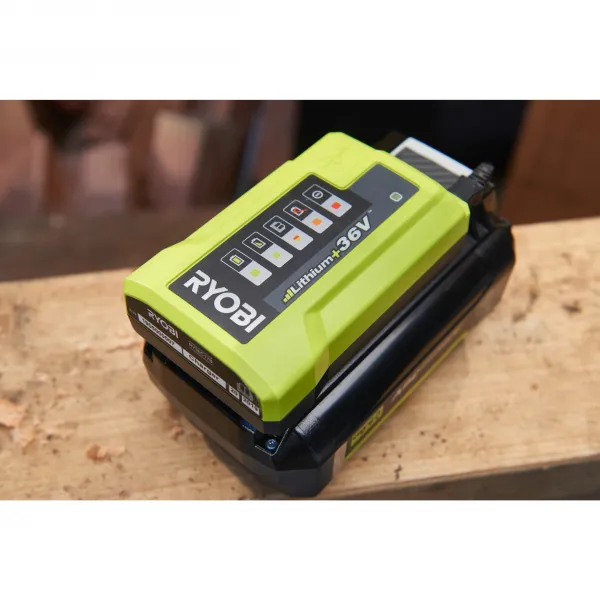 RYOBI 36V MAX POWER Kompaktná nabíjačka 1.7 Amp/h RY36C17A