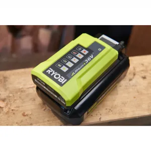 RYOBI 36V MAX POWER Kompaktná nabíjačka 1.7 Amp/h RY36C17A