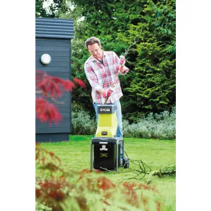 Drvič konárov RYOBI RSH2545B, valcový, 2500W RY5133002512