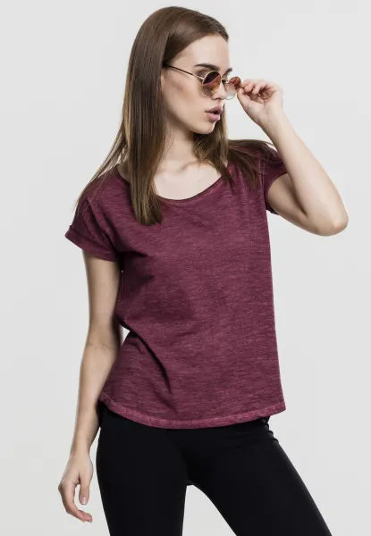 Women's long-back T-shirt in the shape of a spray with burgundy color