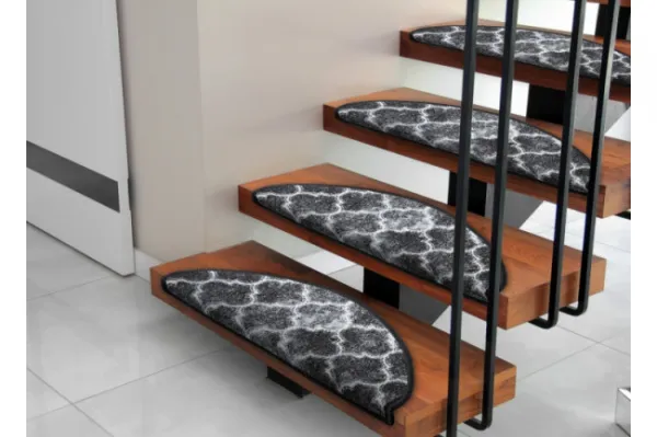 Nášľap na schody Clover sivý