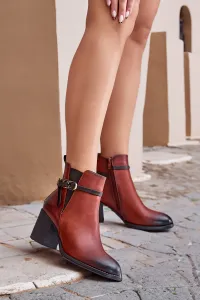 Women's ankle boots with heel strap brown Zinithia