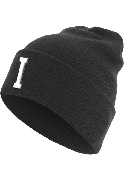 Knitted hat with letter cuff I