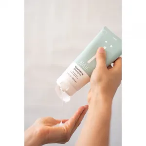 Naif Personal Care Shampoo jemný čistiaci šampón pre všetky typy vlasov 200 ml