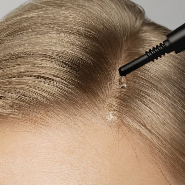 MÁDARA Scalp exfoliačné peelingové sérum pre pokožku hlavy 50 ml