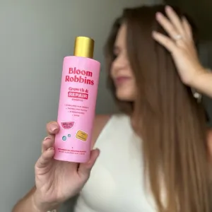 Bloom Robbins Growth & Repair šampón pre suché a poškodené vlasy 250 ml