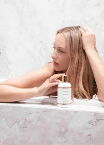 Venira Šampon pre podporu rastu prírodný šampón s vôňou Coconut 300 ml