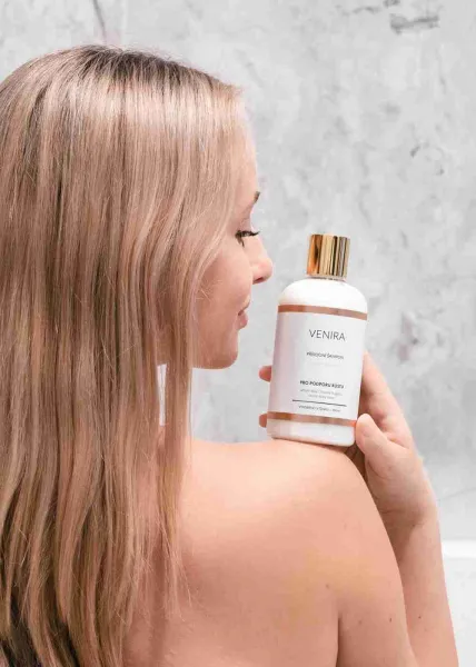 Venira Šampon pre podporu rastu prírodný šampón s vôňou Coconut 300 ml