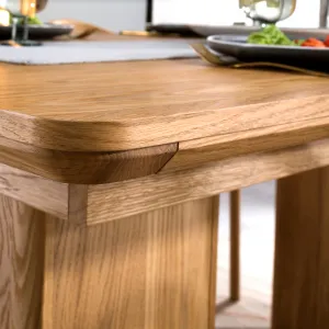 Szynaka Jedálenský rozťahovací stôl London 40 160/240 cm z masívu dub prírodný